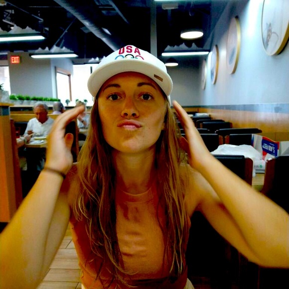 Meet your Posher, Heidi - Picture 5 of 6